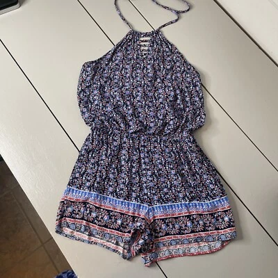 Bermuda Mimi Chica Halter Romper Tamanho M Azul Branco Vermelho Floral Sem Mangas - Imagem 1 de 4