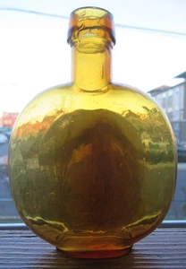 Sparkling Bright Golden Honey Orange Amber Pumpkin Seed Pocket Whiskey Flask - Picture 1 of 7