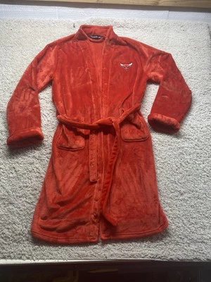 Bata táctil de seda con capucha Northwest NBA para hombre L/XL Chicago Bulls Foto 1 de 4