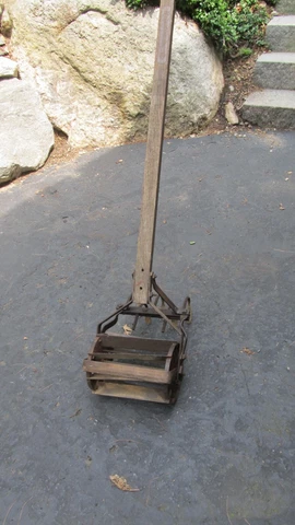 Antique ROHO style Garden Hand Push Cultivator Tiller Weed Plow Vegetable Claw Cover