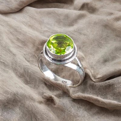 Green Peridot Gemstone 925 Sterling Silver Ring Handmade Jewelry Ring For Gift - Image 1 of 3