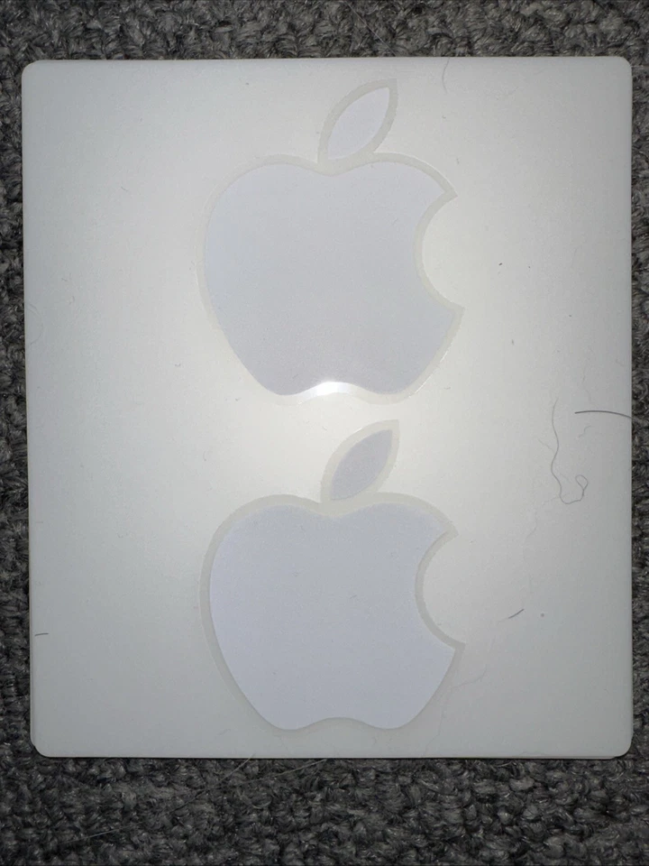 Auténtica calcomanía blanca con el logotipo de Apple - Lote de 10 hojas con 2 pegatinas de Apple cada una Foto 1 de 1