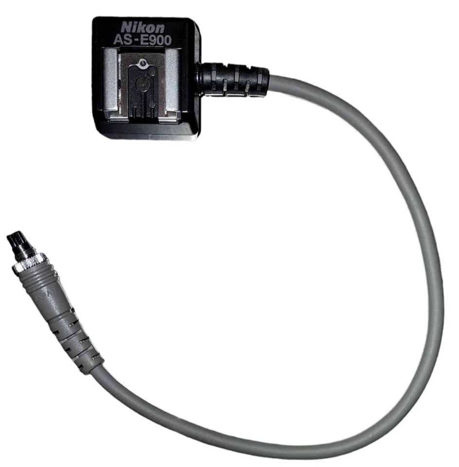 Nikon AS-E900 TTL Multi Flash Adapter for Coolpix Camera 900, 950, 990, 995 - Image 1 of 1