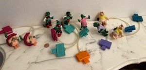 THE DINOSAURS TV Show Sinclair Family 9 Figures - Vintage - Picture 1 of 4
