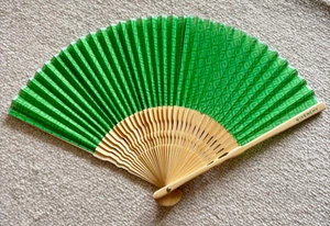 Ventilador Plegable GIVENCHY Ventiladores Sensu Verde Japón Limitado con Caja - Nuevo - Imagen 1 de 3