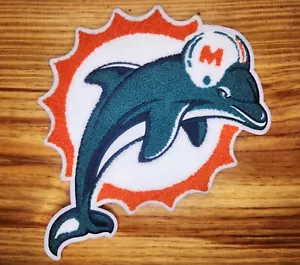 9" x 10" Miami Dolphins ciniglia e ferro ricamato su toppa. Non serve cucire - Foto 1 di 1