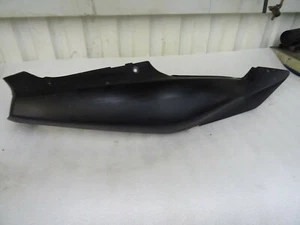 E8. Kawasaki ZXR 750 revestimiento trasero derecho cubierta - Imagen 1 de 7