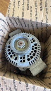 Alternateur FORD RANGER 4.0L 2001 - Photo 1/2