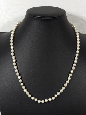 Collar clásico vintage de perlas de imitación de color marfil clásico de 20 pulgadas Foto 1 de 4