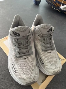 Hoka One One Men's Clifton 9 Grey Wide Fit Running Trainers UK Size 9.5 - Picture 1 of 8