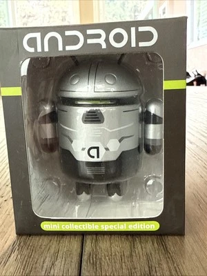 Android, Mini Juguete Coleccionable Edición Especial Andrew Bell Kidrobot Droid Foto 1 de 4