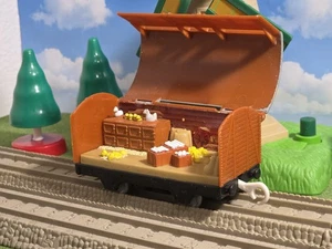 TOMY Trackmaster Thomas & Friends See-Inside Vieh Viehzugwagen - Bild 1 von 4