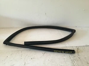 2000 - 2006 MAZDA MPV RGHT REAR PASS. SIDE GLASS CHANNEL GUIDE RUBBER SEAL OEM - Picture 1 of 2