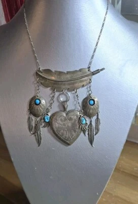 Hermoso collar único en su clase de conjunto de plumas de ley nativas americanas Foto 1 de 4