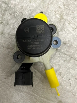 2014-2019 Dodge Ram Jeep Grand Cherokee DEF Pump 3.0L Diesel OE F01C250141 - Image 1 of 2