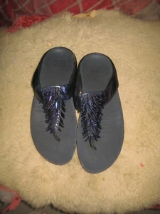 Lovely FitFlop Cha Cha Midnight Blue Beaded Toe Post Sandals- Size 10 - Picture 1 of 6