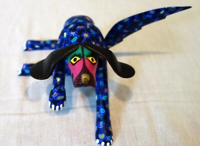 VINTAGE OAXACAN ALEBRIJE WOOD DOG CARVING SIGNED BY JESUS SOSA CALVO EUC  - Image 1 of 4