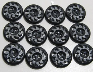 12 Vintage schwarze runde Knöpfe mit geätzter Sonne - Bild 1 von 2