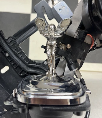 Rolls Royce Ghost Hood Ornamento 2010-2019 con mecanismo usado OEM 7 377 371 Foto 1 de 4