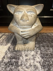 "Escultura de gárgola pequeña de arcilla vintage 1990 firmada por K. Findling 6"" de alto" - Imagen 1 de 10