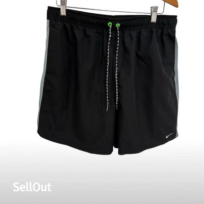 Bañador Nike XL negro para hombre con rayas verdes y grises Foto 1 de 4