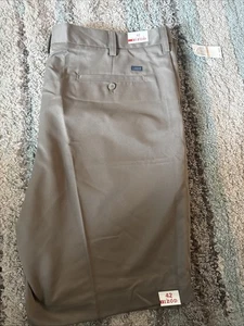 NUEVO CON ETIQUETAS ~ IZOD The Driver Pantalones Cortos Para Hombre Plisados Marrón Talla 42 - Imagen 1 de 8