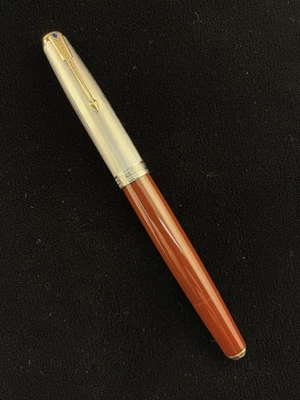 Parker 51 Vacumatic 1946 Cordovan 双宝石带纯银帽 - 已修复 — 第 1/4 张图片