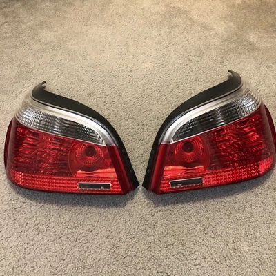 Luces traseras traseras derecha e izquierda BMW 2006-2007 530XI - Hella 63217165740 OEM Foto 1 de 4