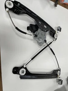 2013-2019 CADILLAC ATS LEFT DRIVER FRONT WINDOW REGULATOR W/ MOTOR OEM - Picture 1 of 3