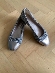 Tamaris Ballerina, Gr. 37, Material: Bouclé/gold, antirutsch,wie neu-1x getragen - Bild 1 von 4