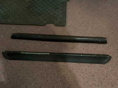 Clásico Saab 900 1989 convertible umbral de puerta izquierda y derecha panel de moldura de metal negro Foto 1 de 4