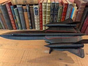 Lockheed Martin SR-71 Amsel massiv detailliertes Modell. - Bild 1 von 18