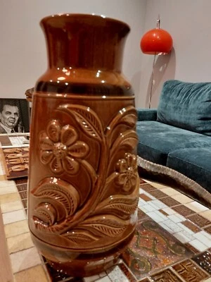 Jarrón de piso de cerámica moderno de mediados de siglo muy grande de flores de la RDA en marrón años 70 Foto 1 de 4