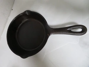 Padella in ghisa non marcata n.P 6 1/2 pollici - Made in Taiwan rinnovata - Foto 1 di 8