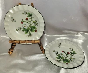 Platos de fruta de colección Schumann Arzberg porcelana fresa silvestre plisada borde 6" usados en excelente estado - Imagen 1 de 6
