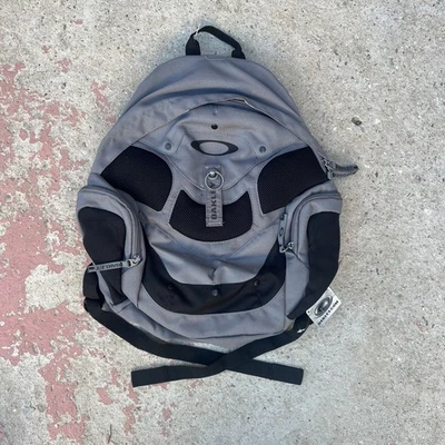 Mochila Oakley Ripcord média estilo software Cyberpunk Raver Tech bolsos Y2K - Imagem 1 de 4