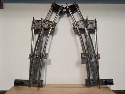 Hornby Trains (O) Tin Plate 2ft Radius Points, 1 left, 1 right Manual. - Image 1 of 4
