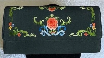 VINTAGE BLACK SILK EMBROIDERED COLORFUL FLOWERED CLUTCH HANDBAG - Image 1 of 4