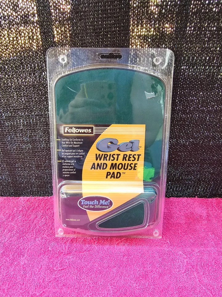 Fellowes Gel Wrist Rest And Mouse Pad 97741 - Green Emerald - Image 1 of 3