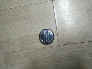 Center Cap Hubcap Volvo C30 S40 V40 50 S60 C70 740 S80 90 940 Wheel 30666913 OEM - Picture 1 of 3