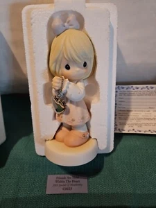 PRECIOUS MOMENTS FIGUR " YOU WILL ALWAYS HAVE A PLACE IN MY HEART ". 2003 NEU - Bild 1 von 5