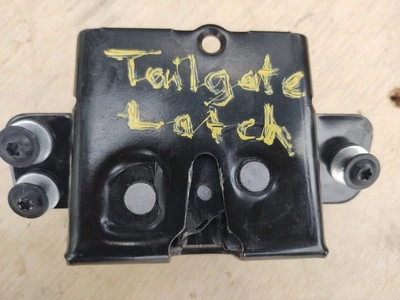 Actuador de bloqueo de puerta levadiza Chevrolet Equinox 2007-2017 Foto 1 de 3