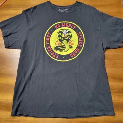 Camiseta para hombre XL - 2019 Kobra Kai - Strike First, Strike Hard, No Mercy TV Show Foto 1 de 4