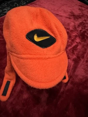 Sombrero de trampero de invierno polar Nike - niños - talla única - naranja Foto 1 de 4