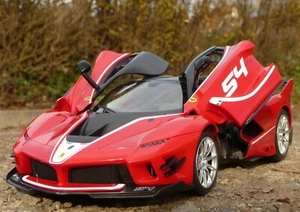 RC FERRARI FXX K-EVO mit FLÜGELTÜREN + LICHT 34,5cm Ferngesteuert 2,4GHz 405169 - Bild 1 von 9