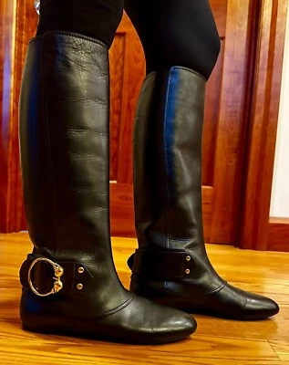 ALEXANDER McQUEEN Botas Planas de Cuero Negro con Hebilla de Calavera Dorada Talla 38 Foto 1 de 4
