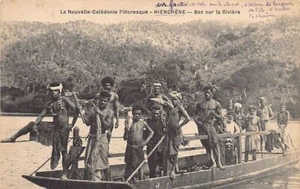 Nouvelle-Calédonie - HIENGHÈNE - Canaques dans un bac sur la rivière - Ed. G. de - Picture 1 of 2
