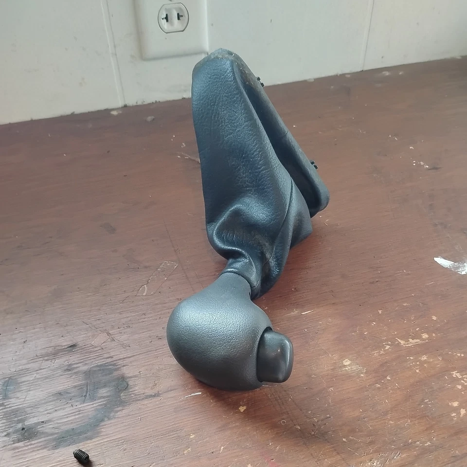 Oldsmobile Bravada 2002 02 transmisión automática palanca de cambios de piso con tornillo de fijación Foto 1 de 4