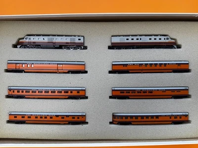 Con-Cor Milwaukee Road 'Olympian Hiawatha' Diesel Set - Image 1 of 2