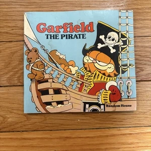 Garfield THE PIRATE BOOKLET BY JIM DAVIS 5" x 5" Book Random House 1982 Vintage - Foto 1 di 3
